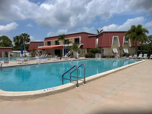 118 Amherst Lane Lake Worth, FL 33467