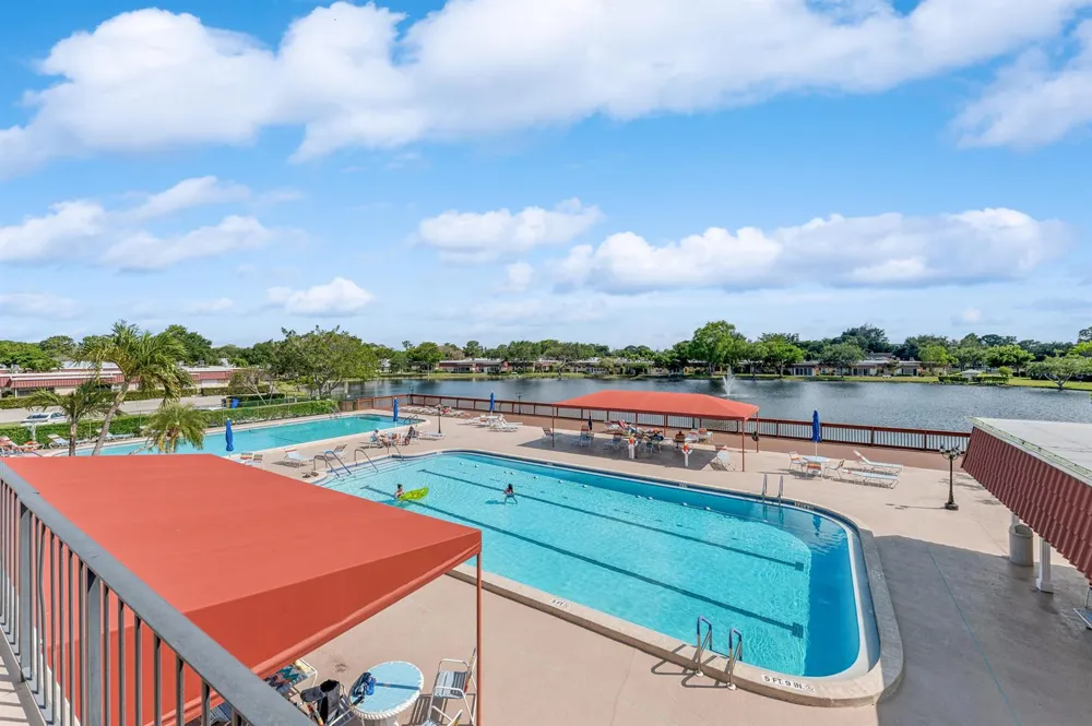 118 Amherst Lane Lake Worth, FL 33467