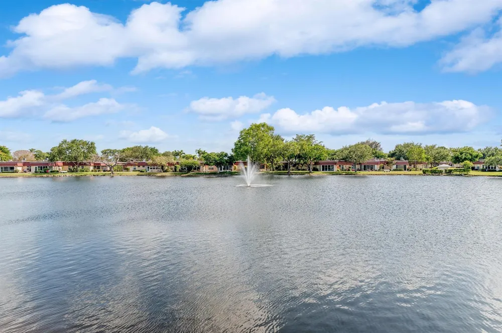 118 Amherst Lane Lake Worth, FL 33467