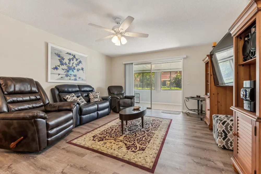 118 Amherst Lane Lake Worth, FL 33467