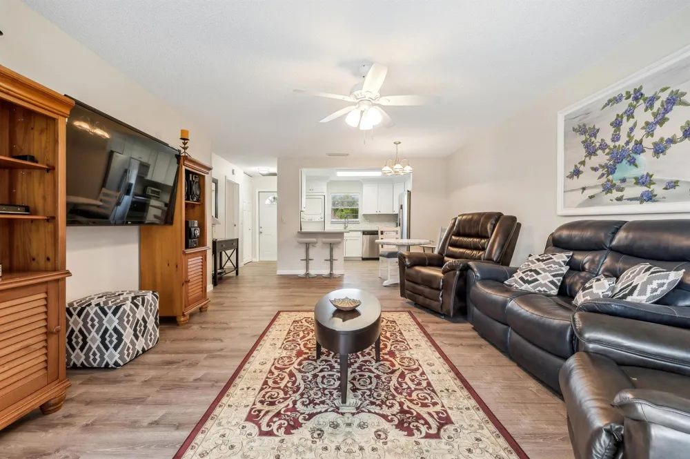 118 Amherst Lane Lake Worth, FL 33467