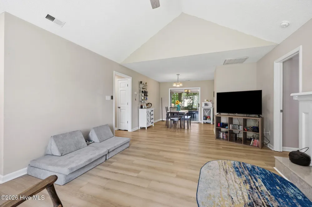 552 Swansboro Loop Road Swansboro, NC 28584