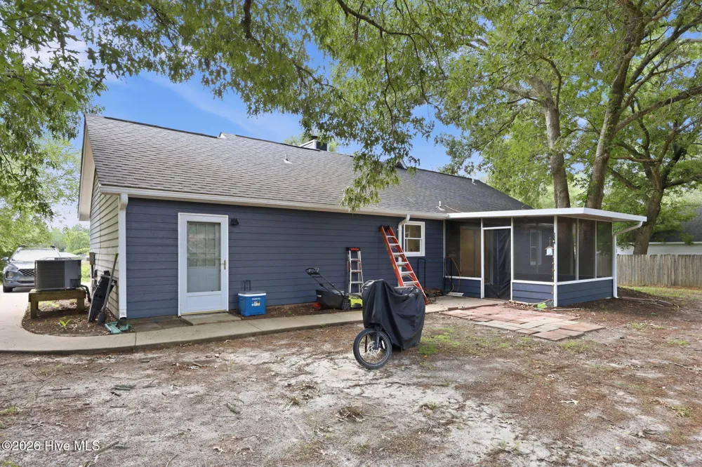 552 Swansboro Loop Road Swansboro, NC 28584