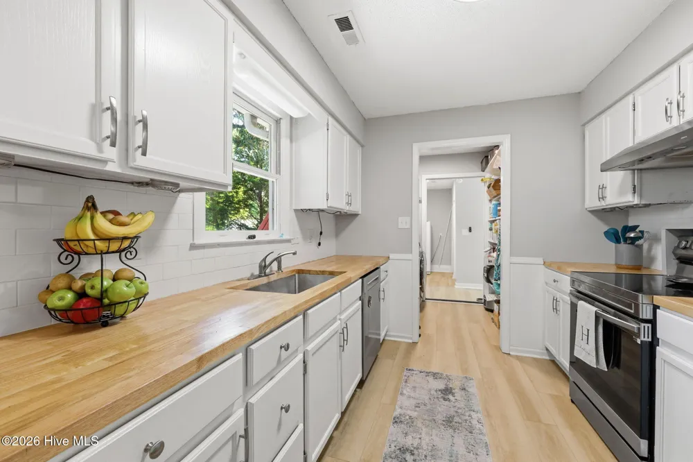 552 Swansboro Loop Road Swansboro, NC 28584