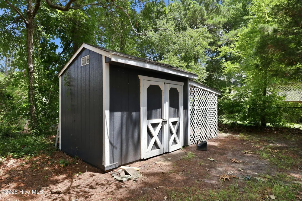 552 Swansboro Loop Road Swansboro, NC 28584