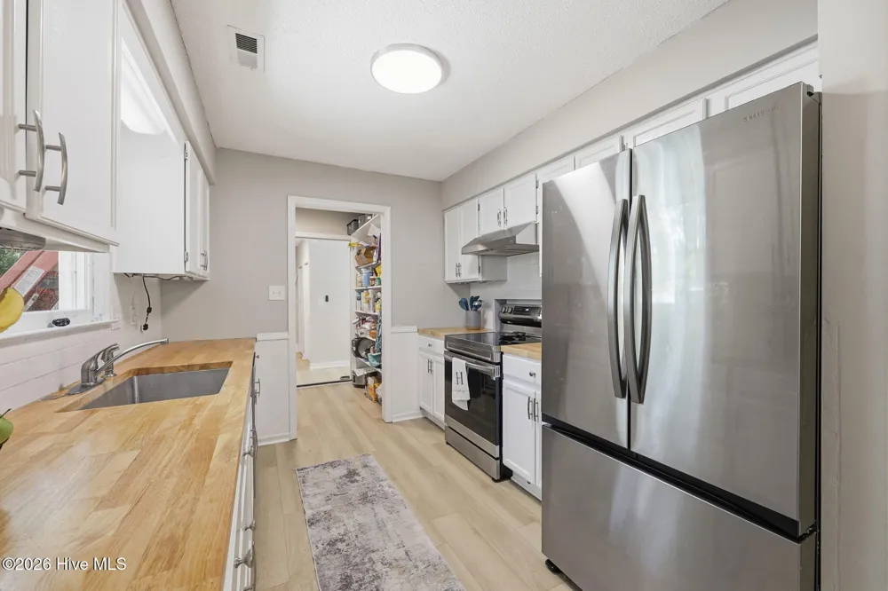 552 Swansboro Loop Road Swansboro, NC 28584