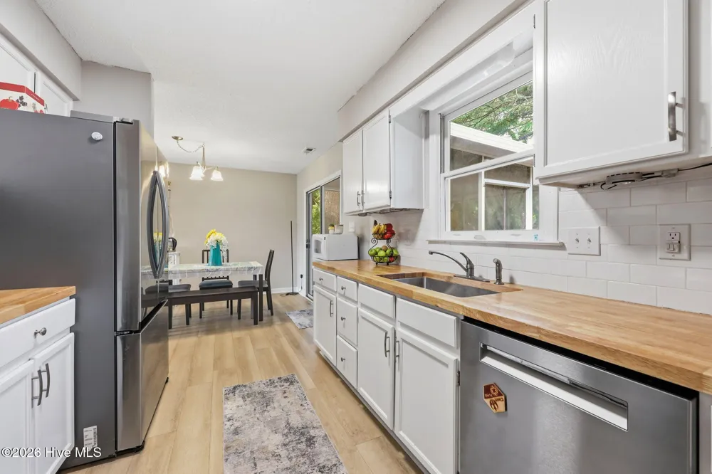 552 Swansboro Loop Road Swansboro, NC 28584