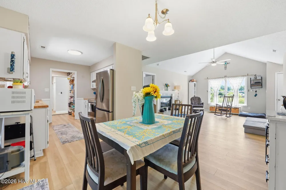 552 Swansboro Loop Road Swansboro, NC 28584
