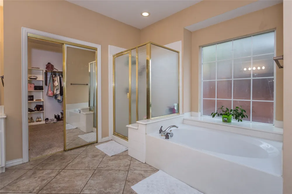 5704 Windmere Lane Haltom City, TX 76137