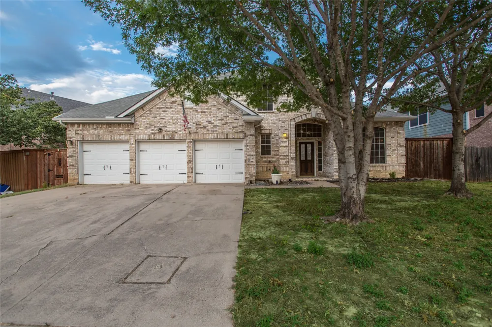 5704 Windmere Lane Haltom City, TX 76137