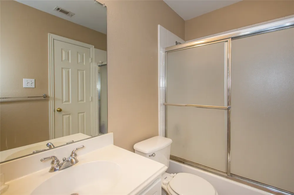 5704 Windmere Lane Haltom City, TX 76137