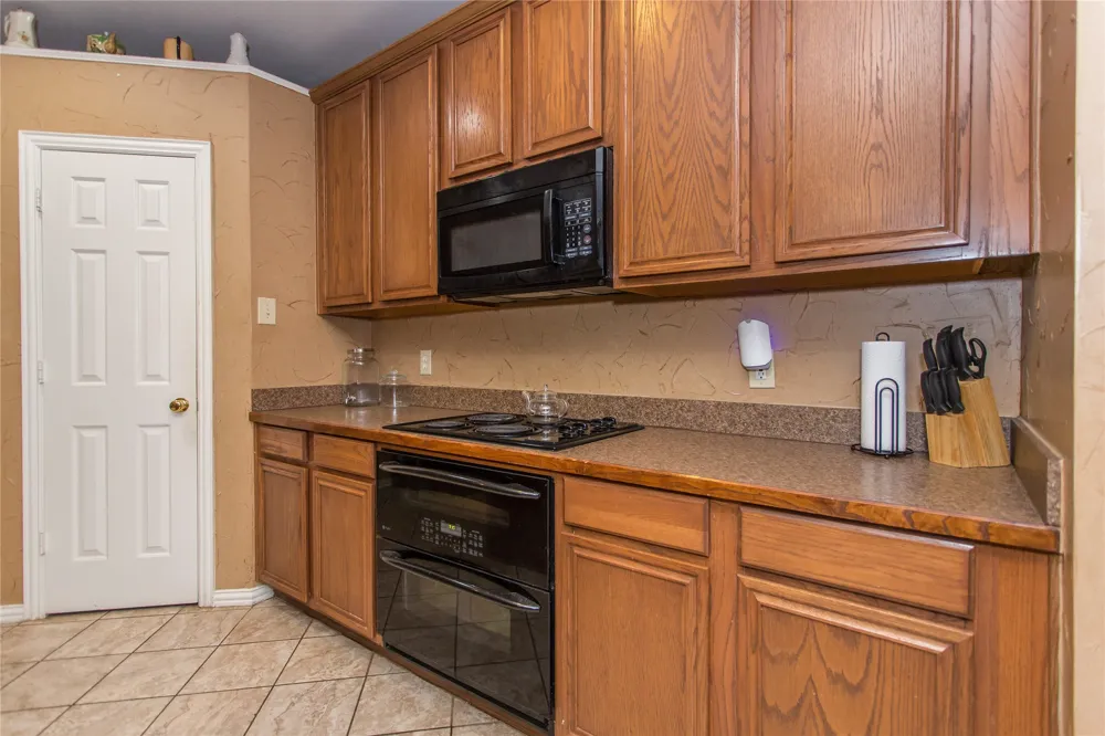 5704 Windmere Lane Haltom City, TX 76137