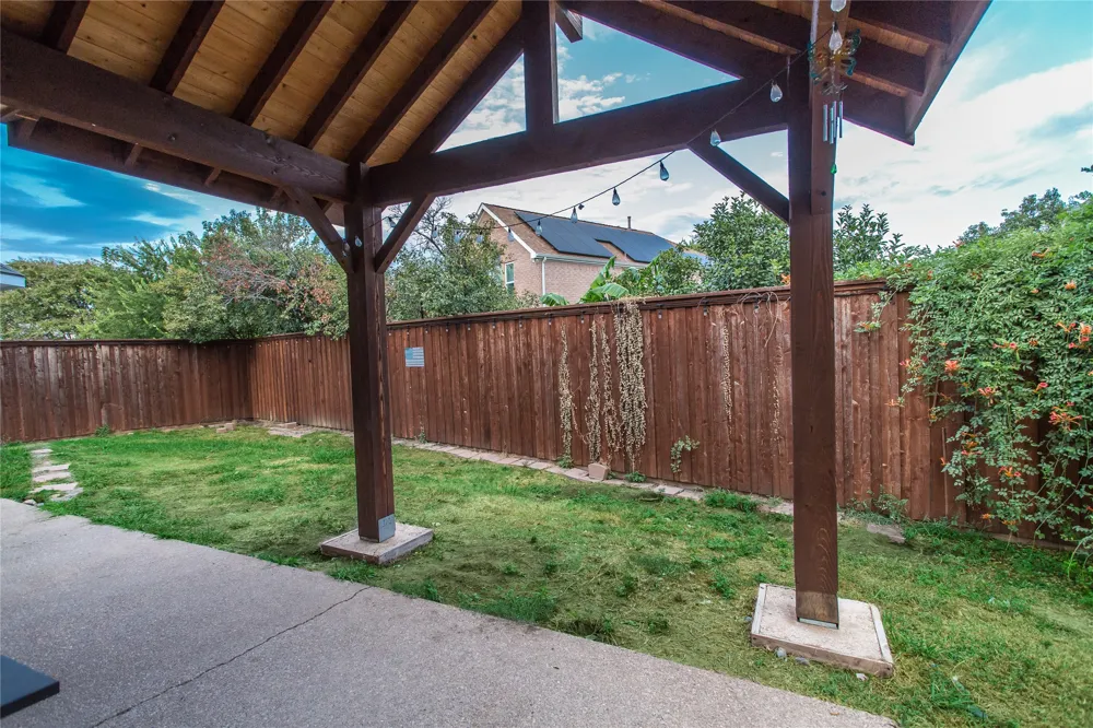 5704 Windmere Lane Haltom City, TX 76137