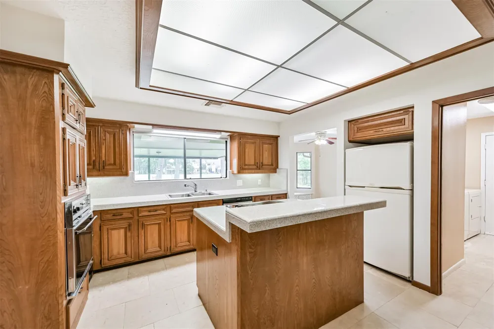16040 Dunes Drive Crosby, TX 77532