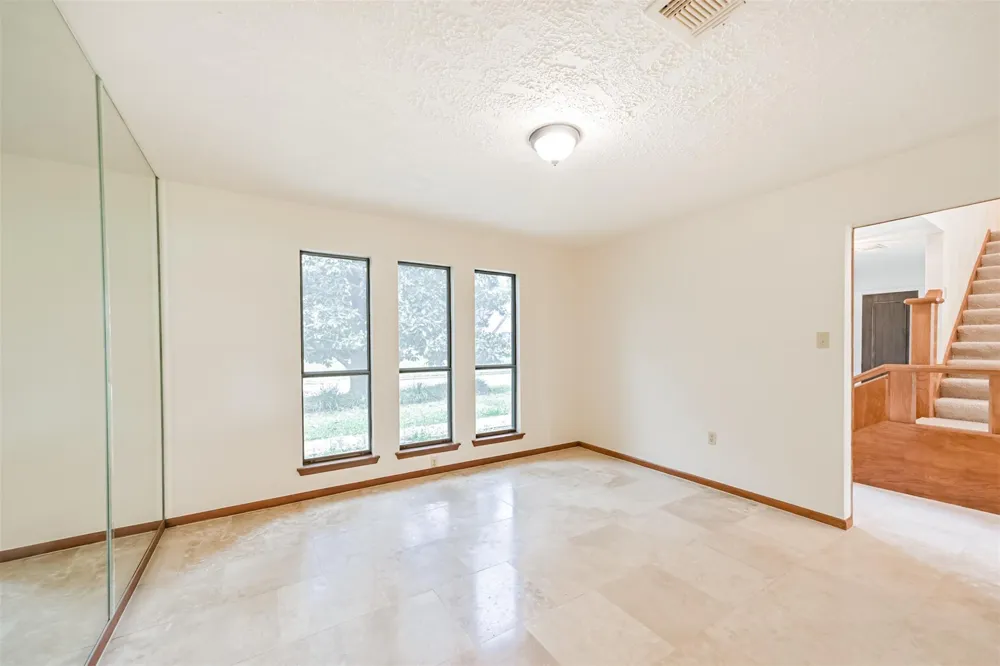 16040 Dunes Drive Crosby, TX 77532