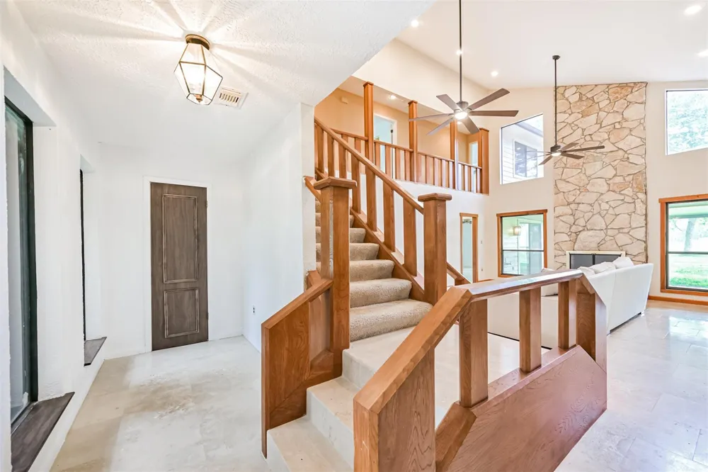 16040 Dunes Drive Crosby, TX 77532