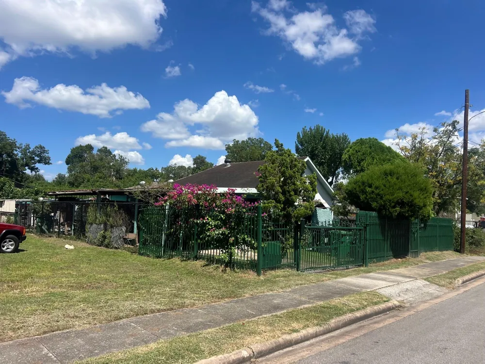 5107 Evella Street Houston, TX 77026