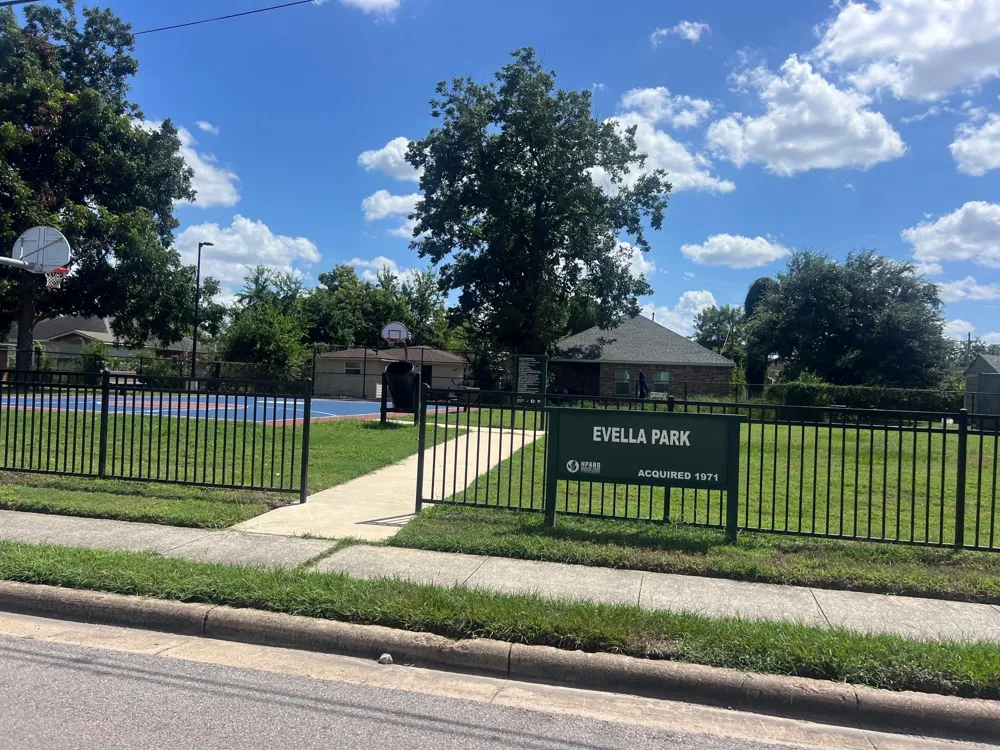 5107 Evella Street Houston, TX 77026