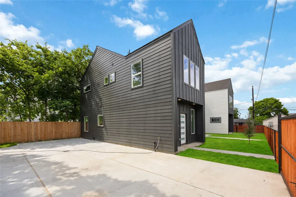 4562 Teton Street Houston, TX 77051