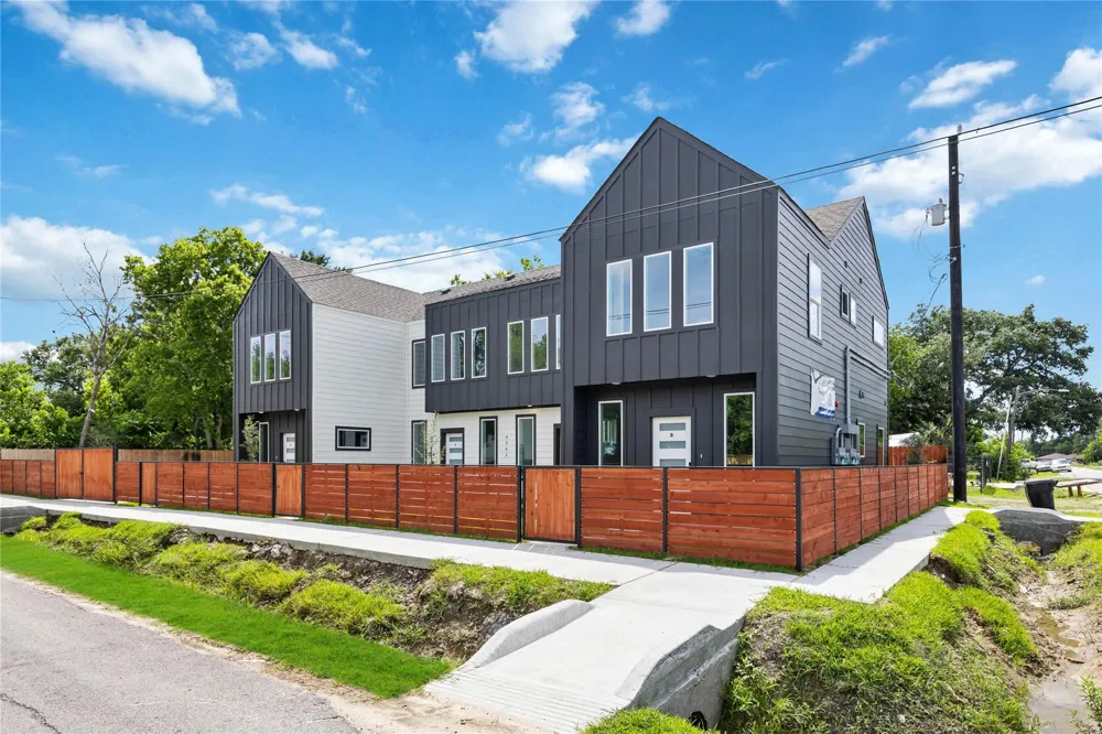 4562 Teton Street Houston, TX 77051