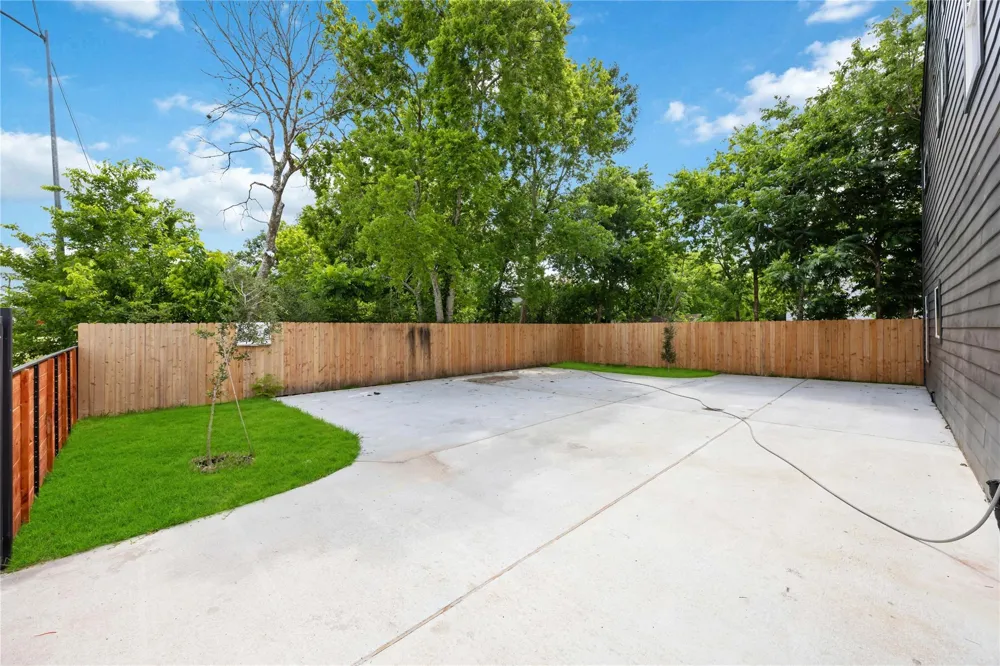 4562 Teton Street Houston, TX 77051