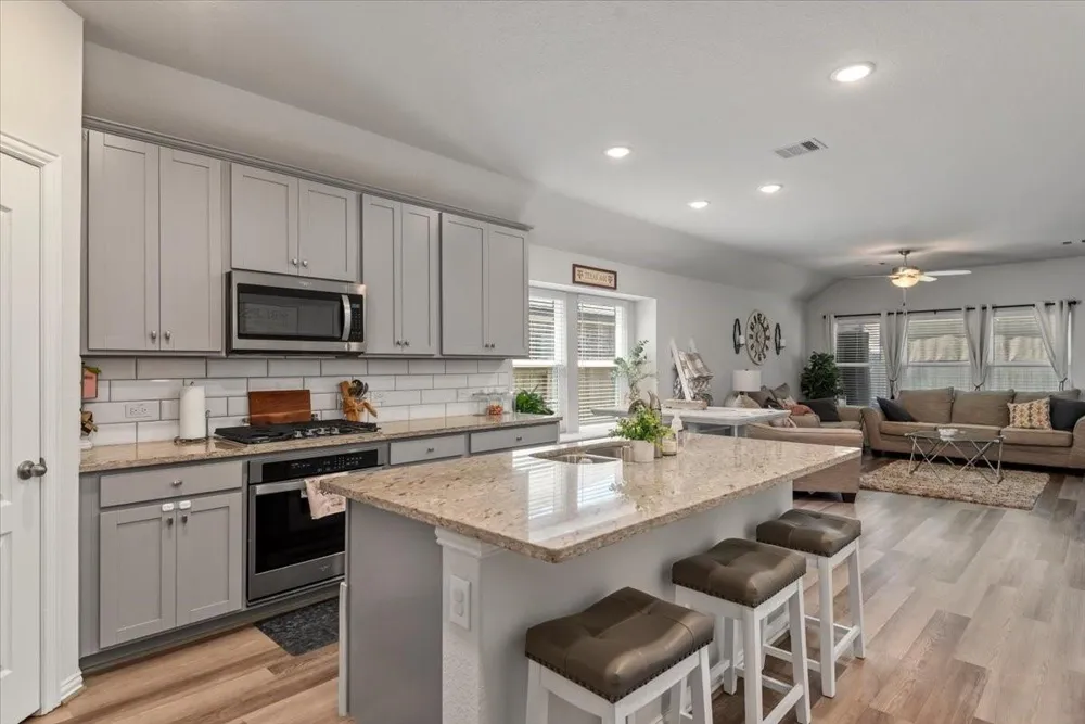 16327 Rockdale Landing Drive Hockley, TX 77447