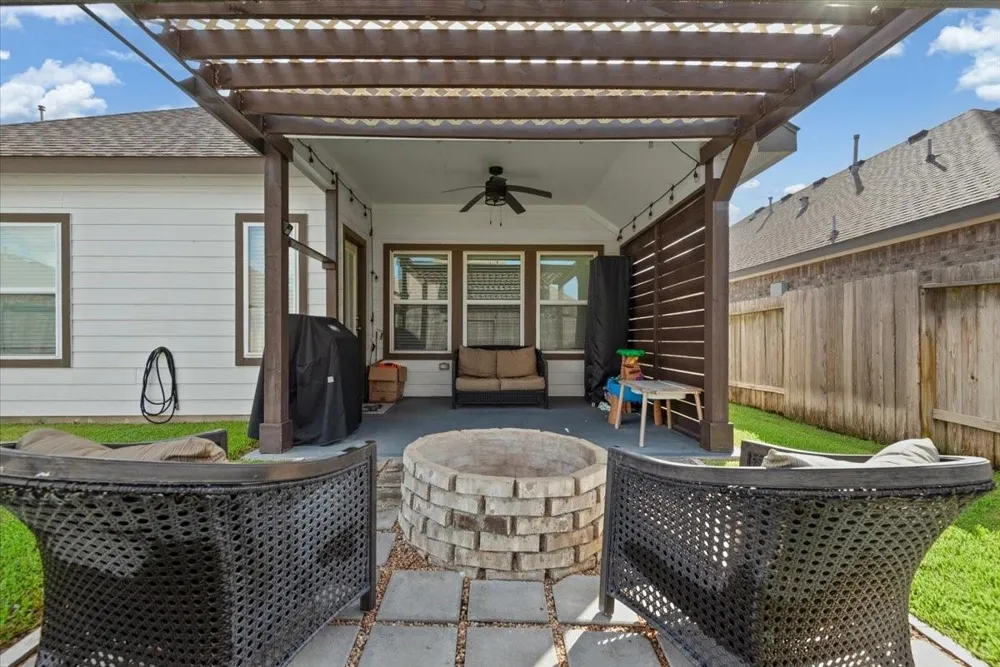 16327 Rockdale Landing Drive Hockley, TX 77447
