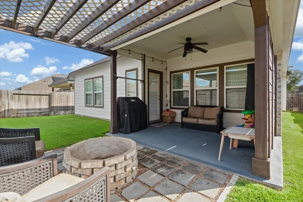16327 Rockdale Landing Drive Hockley, TX 77447