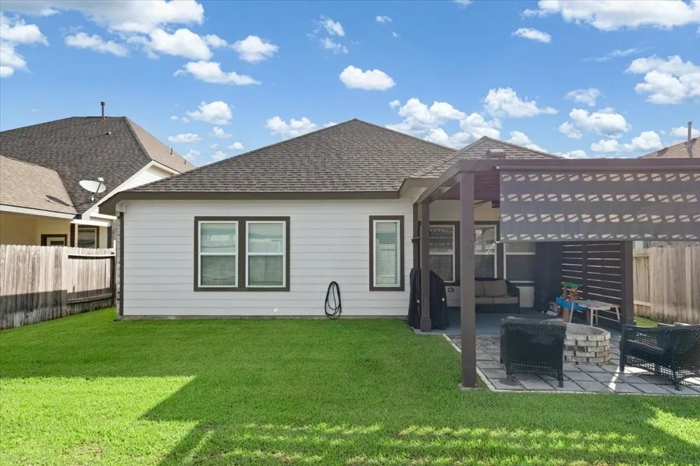 16327 Rockdale Landing Drive Hockley, TX 77447