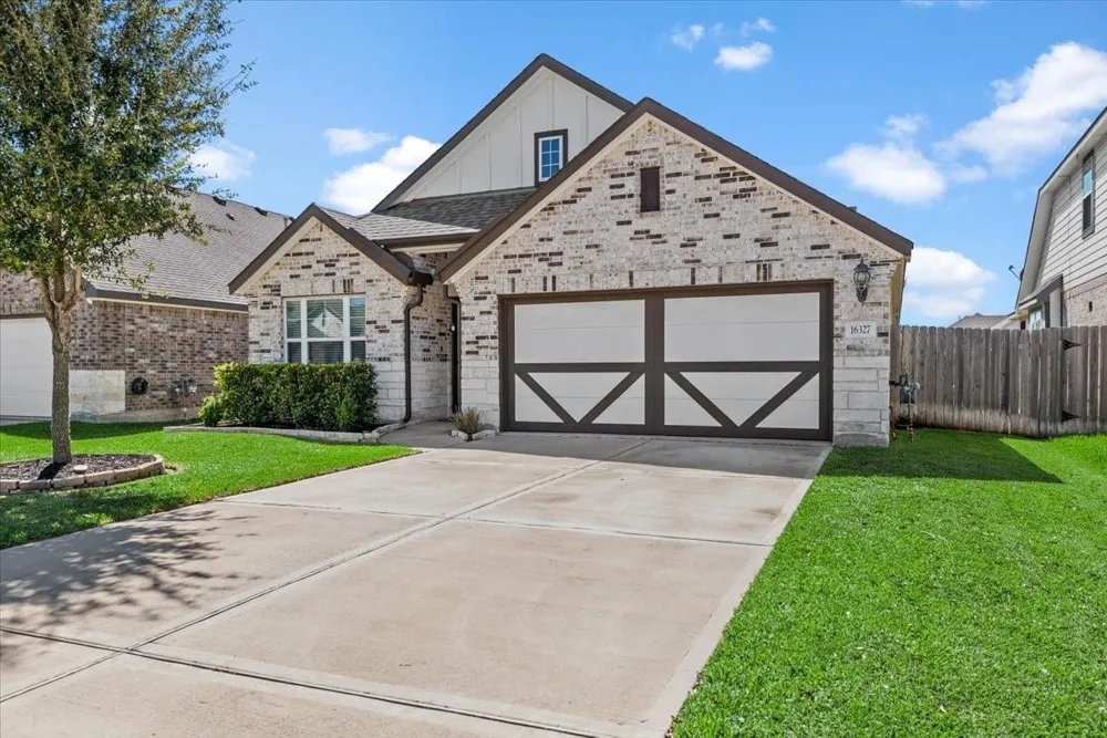 16327 Rockdale Landing Drive Hockley, TX 77447