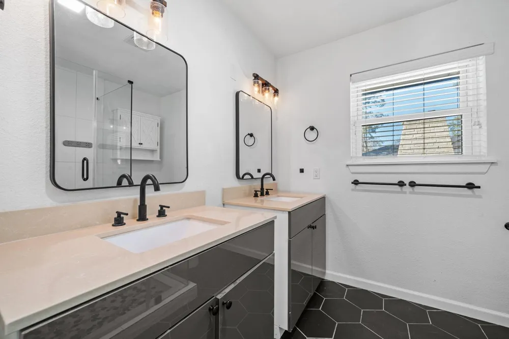 10151 Brinwood Drive Houston, TX 77043