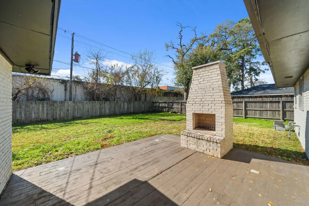 10151 Brinwood Drive Houston, TX 77043