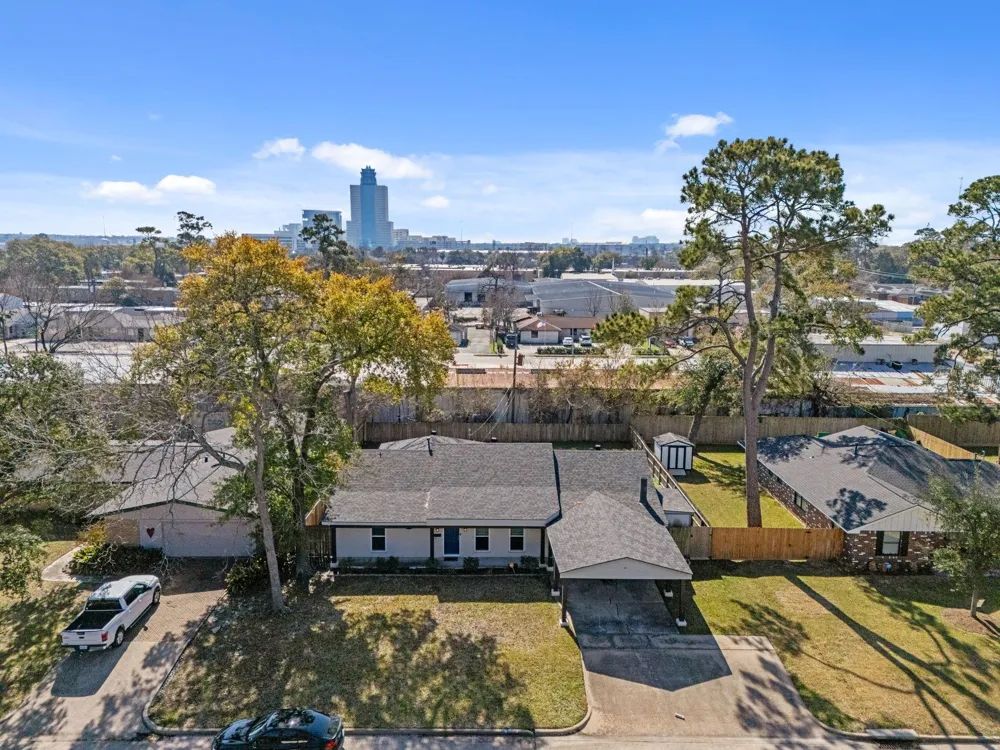 10151 Brinwood Drive Houston, TX 77043