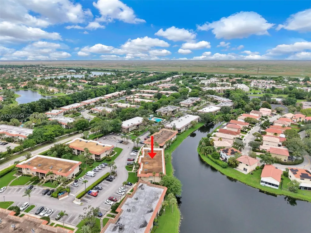 374 Lakeview Dr #204 Weston, FL 33326
