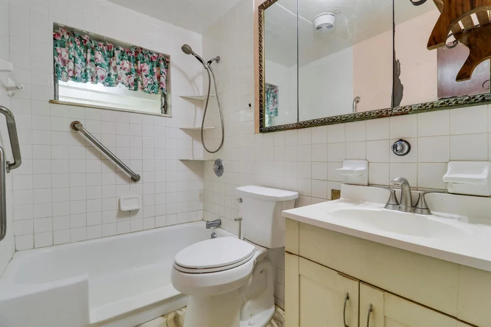 142 2ND STREET Jupiter, FL 33458