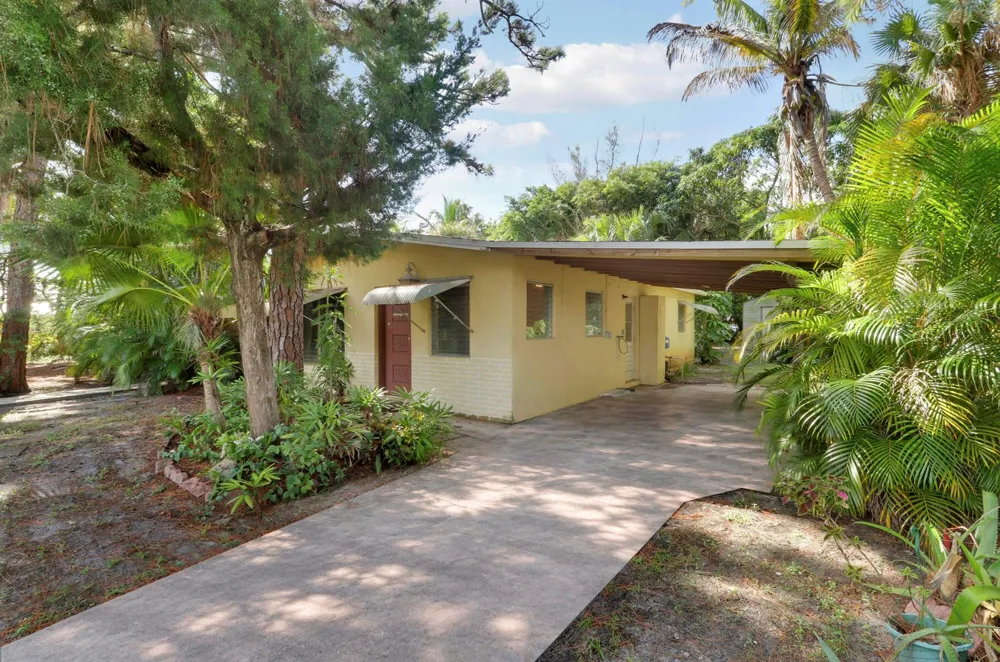 142 2ND STREET Jupiter, FL 33458