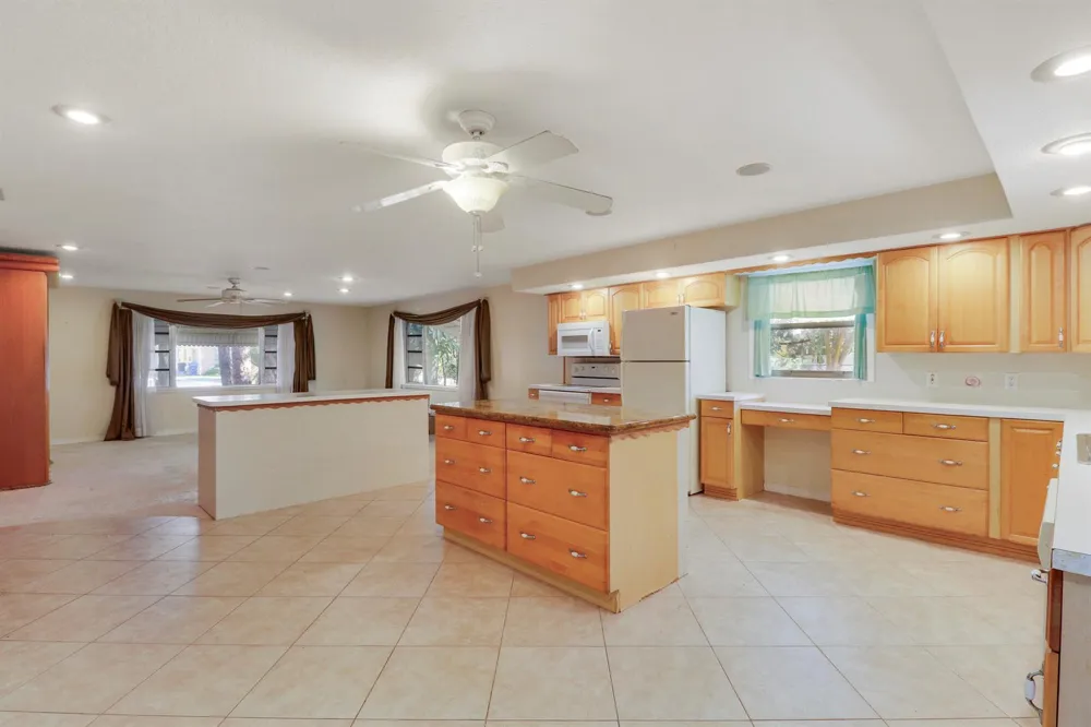 142 2ND STREET Jupiter, FL 33458