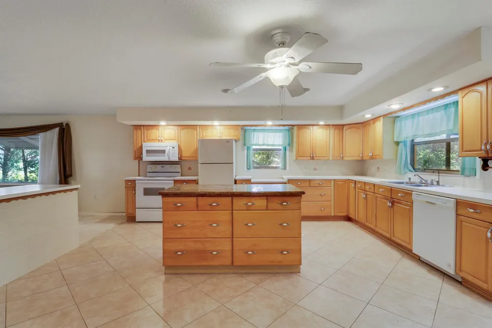 142 2ND STREET Jupiter, FL 33458