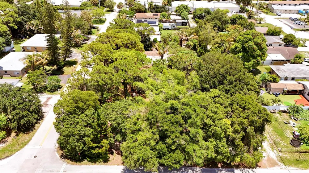 142 2ND STREET Jupiter, FL 33458