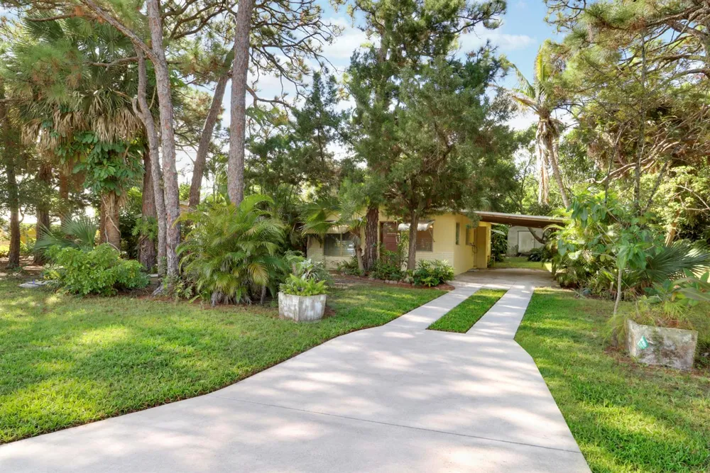 142 2ND STREET Jupiter, FL 33458