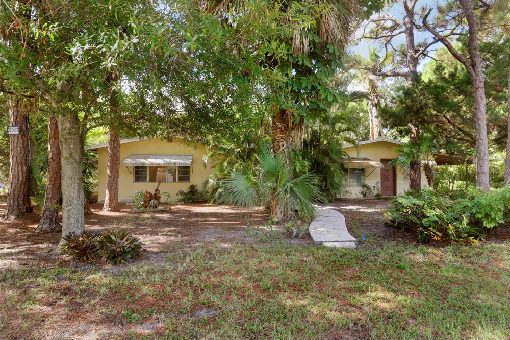 142 2ND STREET Jupiter, FL 33458