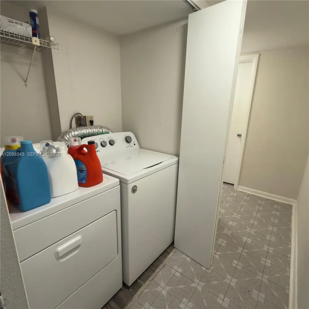 9431 SW 4th St #206 Miami, FL 33174
