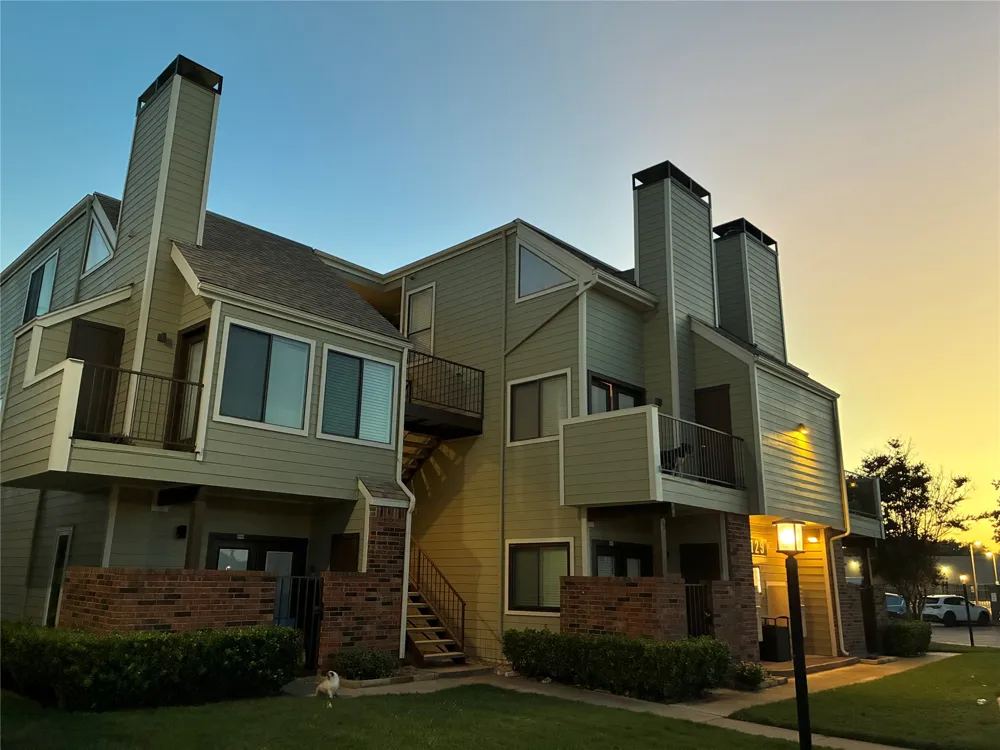 3129 Sondra Drive #205 Fort Worth, TX 76107