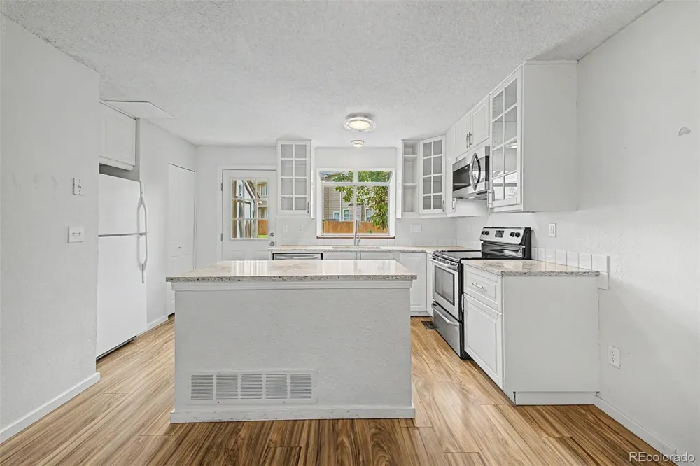 18274 E Arizona Avenue #B Aurora, CO 80017