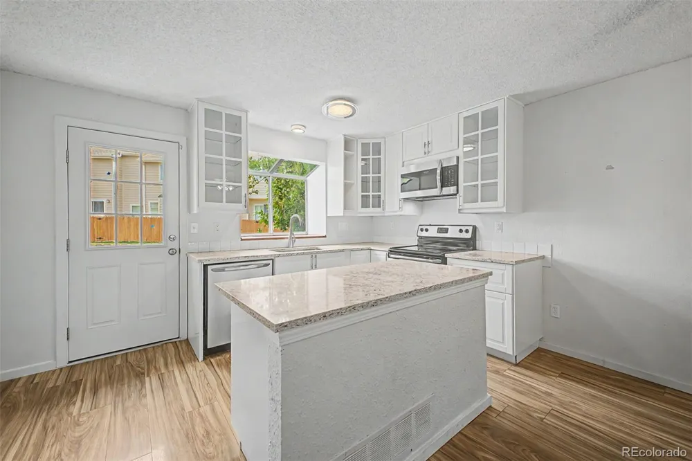 18274 E Arizona Avenue #B Aurora, CO 80017