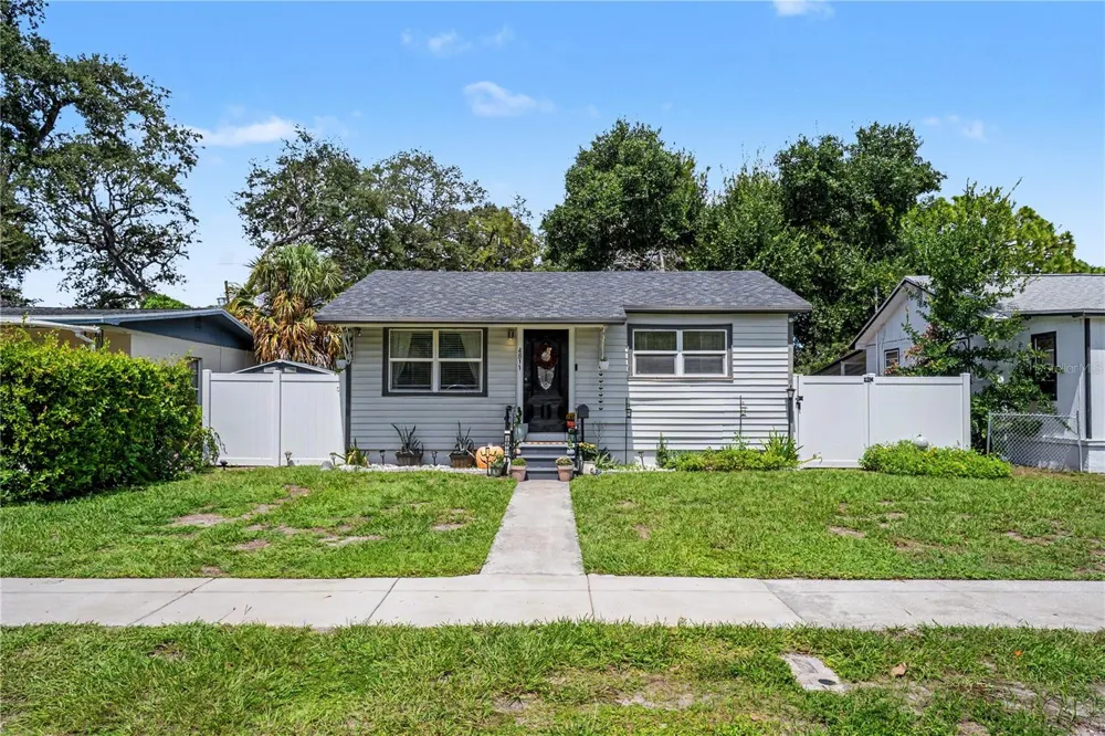 4811 12TH AVENUE S St Petersburg, FL 33711