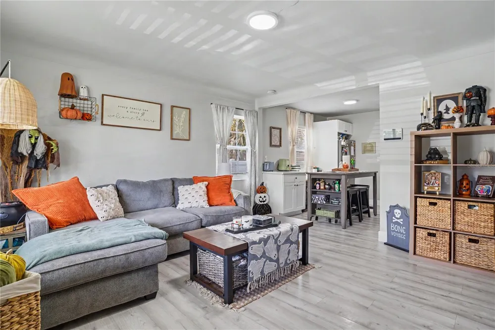 4811 12TH AVENUE S St Petersburg, FL 33711
