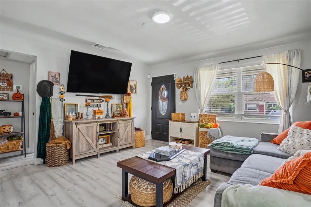 4811 12TH AVENUE S St Petersburg, FL 33711