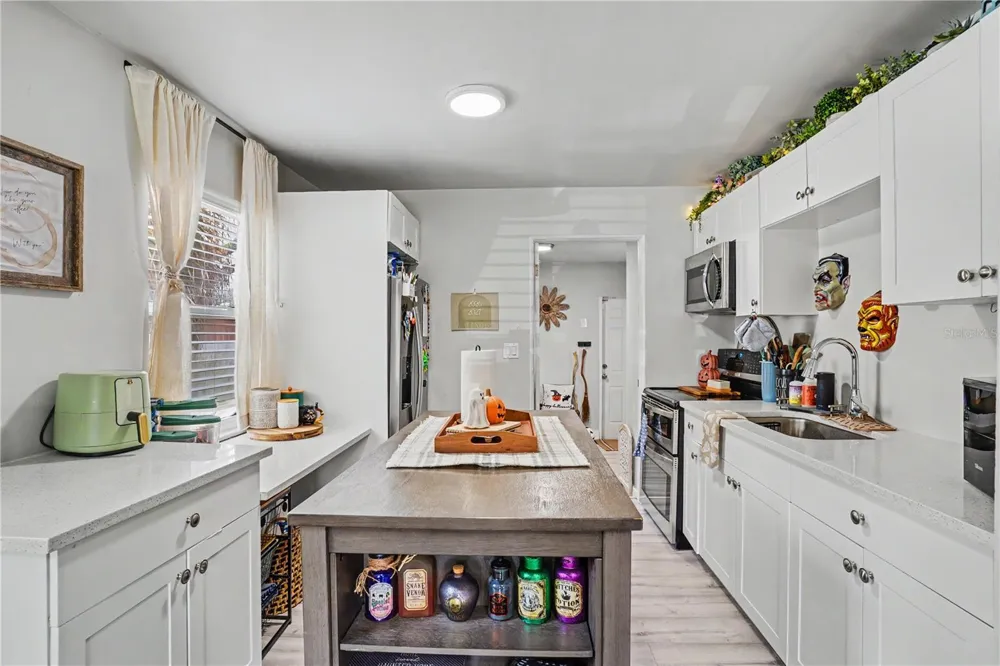 4811 12TH AVENUE S St Petersburg, FL 33711
