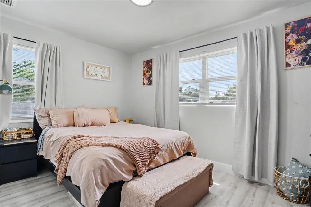 4811 12TH AVENUE S St Petersburg, FL 33711